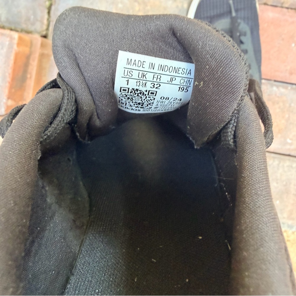 Adidas‎ girls Black and Pink Running Shoes size 1 - Picture 6 of 6